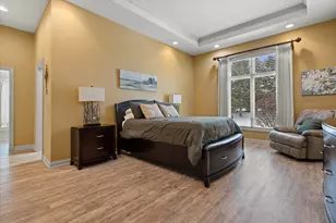 W261N2830 Woodburne Ct, Pewaukee, WI 53072 - Photo 24