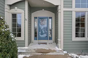 W261N2830 Woodburne Ct, Pewaukee, WI 53072 - Photo 4