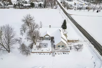 1401  Country Club Ln, Watertown, WI 53098 - Photo 2