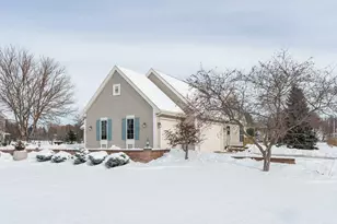 1401 Country Club Ln, Watertown, WI 53098 - Photo 8