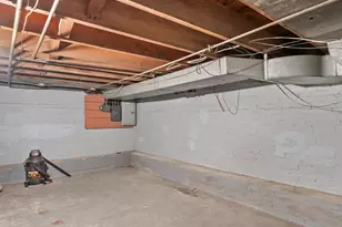 617 N 7th St, Manitowoc, WI 54220 - Photo 34