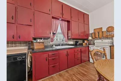 617 N 7th St, Manitowoc, WI 54220 - Photo 22