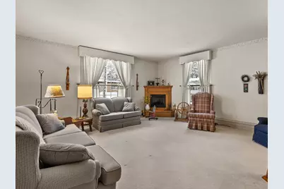 617 N 7th St, Manitowoc, WI 54220 - Photo 12