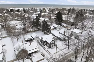 617 N 7th St, Manitowoc, WI 54220 - Photo 8