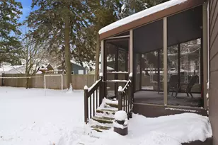 617 N 7th St, Manitowoc, WI 54220 - Photo 4