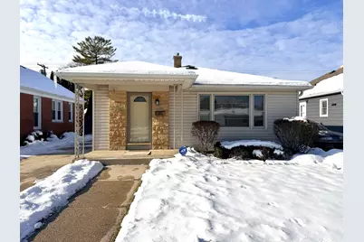 2712  Erie St, Racine, WI 53402 - Photo 2