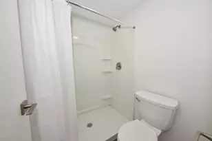 8605 N Servite Dr, Milwaukee, WI 53223 - Photo 18