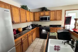 10410 S Kelly Dr, Milwaukee, WI 53154 - Photo 4