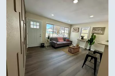 8133 W Glen Ave, Milwaukee, WI 53218 - Photo 4