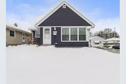 824 S 92nd St, West Allis, WI 53214 - Photo 2