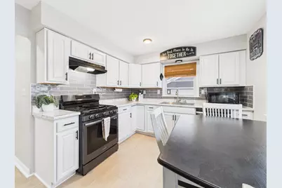 824 S 92nd St, West Allis, WI 53214 - Photo 20