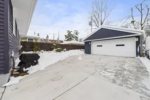 824 S 92nd St, West Allis, WI 53214 - Photo 54