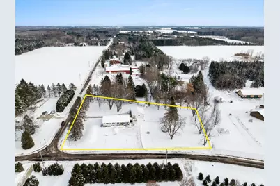 5425  Old Q Rd, Kossuth, WI 54220 - Photo 2