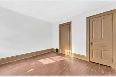 945  Villa St, Racine, WI 53403 - Photo 8