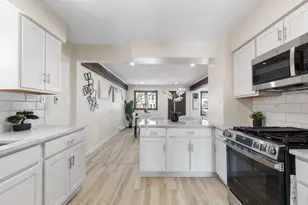 6221 W Fairview Ave, Milwaukee, WI 53213 - Photo 8