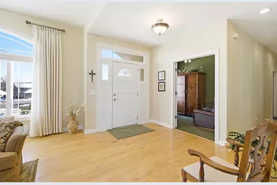 111  Bayfield Ct, Lake Mills, WI 53551 - Photo 6