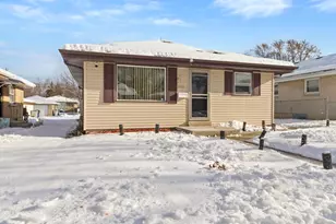 4556 N 71st St, Milwaukee, WI 53218 - Photo 2