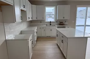 1549 Patton Dr, Hartford, WI 53027 - Photo 6