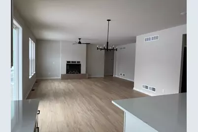 1549  Patton Dr, Hartford, WI 53027 - Photo 8