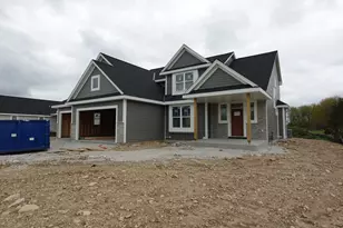 N74W24747 Lauren Dr, Sussex, WI 53089 - Photo 2