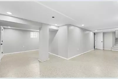 2908 W Clarke St, Milwaukee, WI 53210 - Photo 12