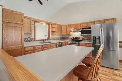 635  Constitution Ln, DeForest, WI 53532 - Photo 8