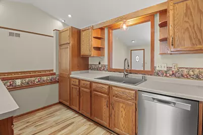 635  Constitution Ln, DeForest, WI 53532 - Photo 10