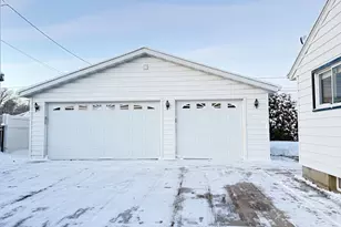 1716 George St, Manitowoc, WI 54220 - Photo 2