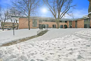 4000 W Rivers Edge Cir, Brown Deer, WI 53209 - Photo 14