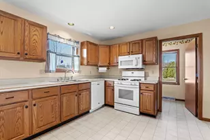 N6957 Jennifer Dr, Plymouth, WI 53073 - Photo 4