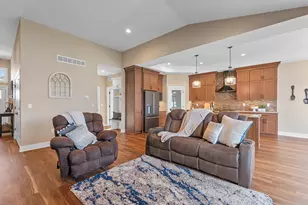 7908 E Stone Rdg Dr, Lannon, WI 53046 - Photo 6