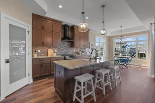 7908 E Stone Rdg Dr, Lannon, WI 53046 - Photo 8