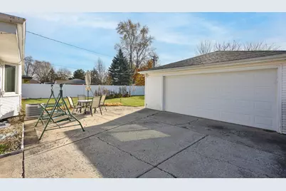 6181 W Villa Ln, Brown Deer, WI 53223 - Photo 4