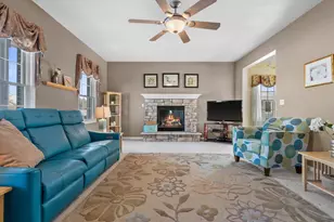 227 Shore Cir, Oconomowoc, WI 53066 - Photo 10