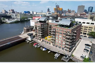 102 N Water St #212, Milwaukee, WI 53202 - Photo 32