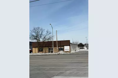 328 W Sunset Dr #330, Waukesha, WI 53189 - Photo 1