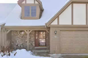 655 Mac Henry Cir, Brookfield, WI 53045 - Photo 2