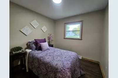 3137  Elderberry Rd, Racine, WI 53402 - Photo 8