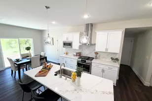 4801 Piper Ln, Racine, WI 53403 - Photo 8