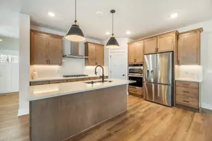 N74W17930 Mineral Dr, Menomonee Falls, WI 53051 - Photo 10