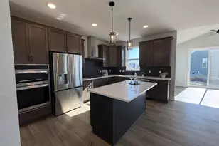 N73W17723 Mineral Dr, Menomonee Falls, WI 53051 - Photo 8