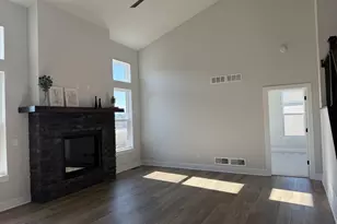 N73W17723 Mineral Dr, Menomonee Falls, WI 53051 - Photo 4