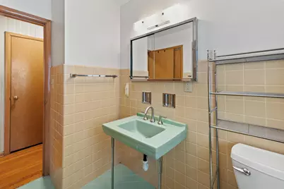 1922 W Mill Rd, Glendale, WI 53209 - Photo 24