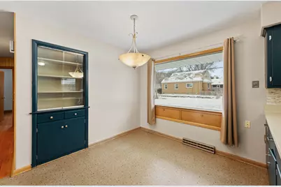 1922 W Mill Rd, Glendale, WI 53209 - Photo 10