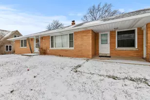 1922 W Mill Rd, Glendale, WI 53209 - Photo 36