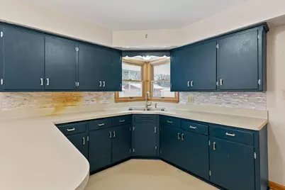 1922 W Mill Rd, Glendale, WI 53209 - Photo 12