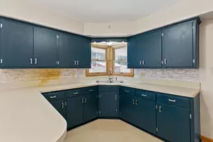 1922 W Mill Rd, Glendale, WI 53209 - Photo 12