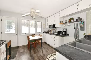 561 W Chestnut St, Burlington, WI 53105 - Photo 18