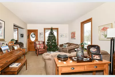 561 W Chestnut St, Burlington, WI 53105 - Photo 10