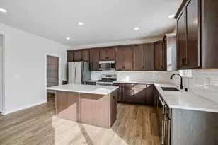 9628 S Sophia Ct, Franklin, WI 53132 - Photo 36